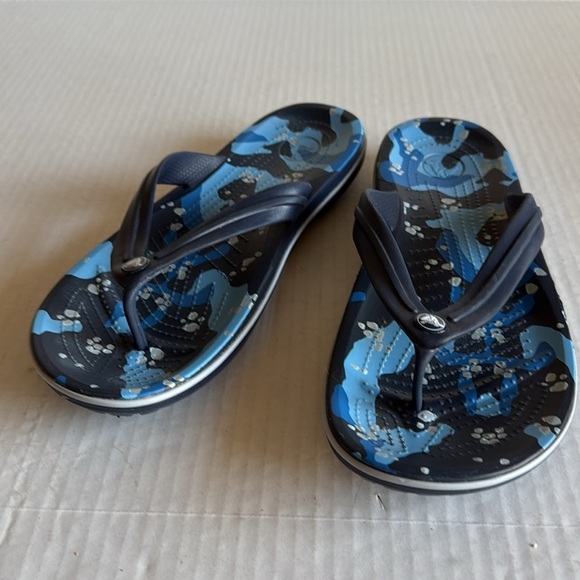 Crocs Blue Camo Croc Band Flip Flops - Picture 3 of 12